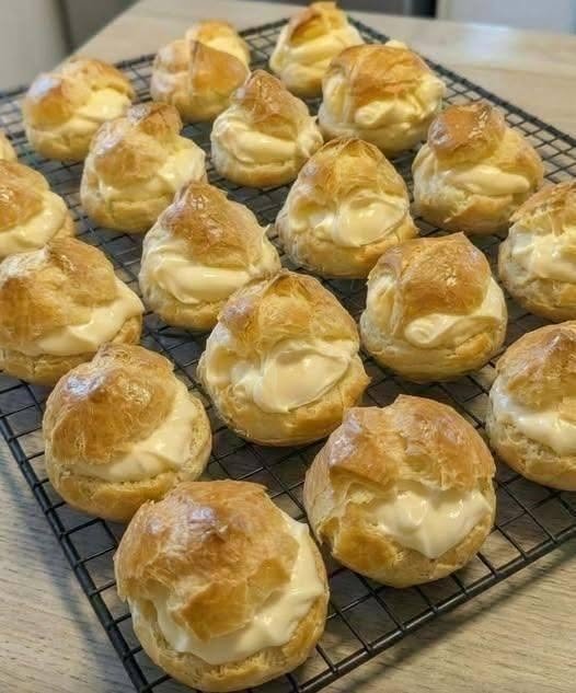 Homemade Cream Puffs Recipe – Light, Fluffy, and Irresistibly Delicious
