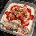 🍓 No-Bake Strawberry Icebox Cake
