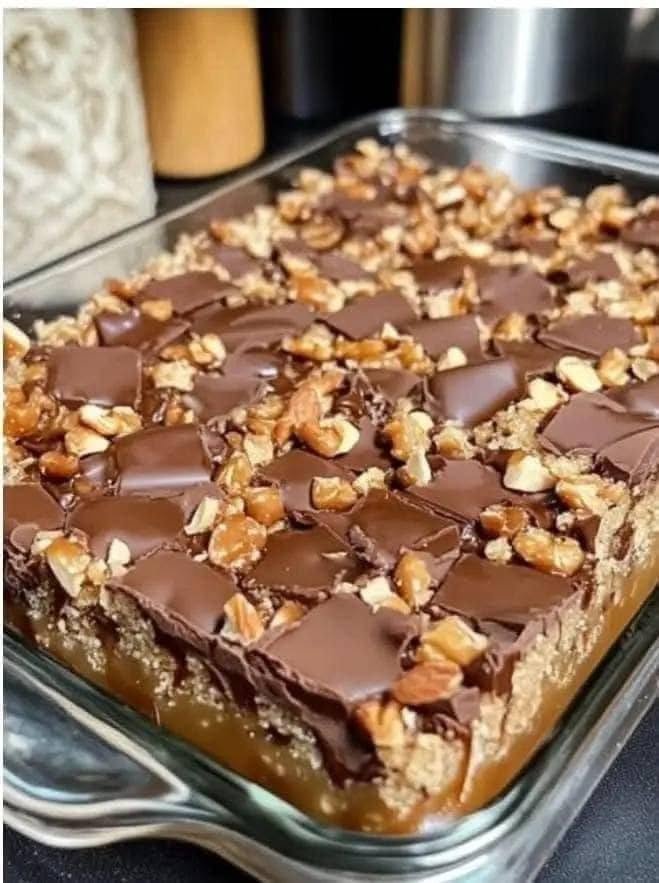 Chocolate Caramel Pretzel Bars