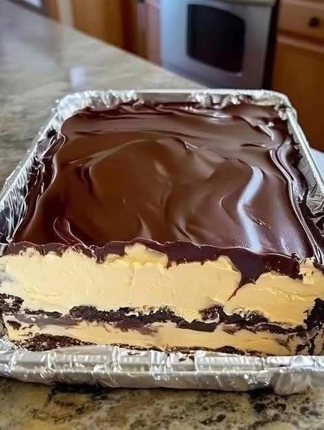 No-Bake Chocolate Éclair Cake Recipe